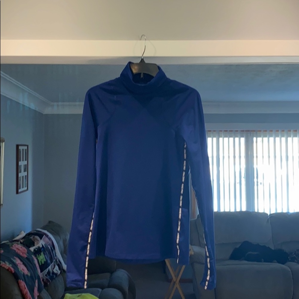 Nike thermal long sleeve turtle neck shirt